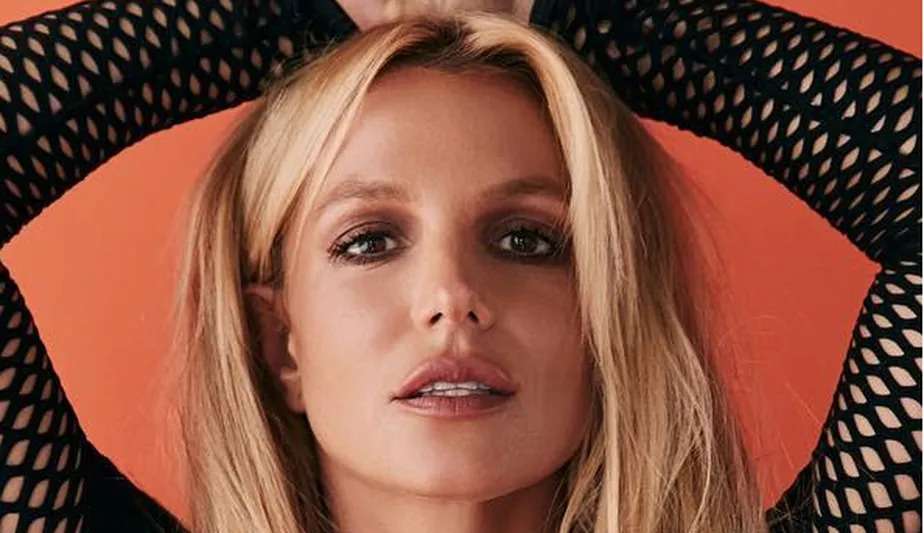 Britney Spears revela que celebridade de Hollywood foi sua primeira paixão adolescente 