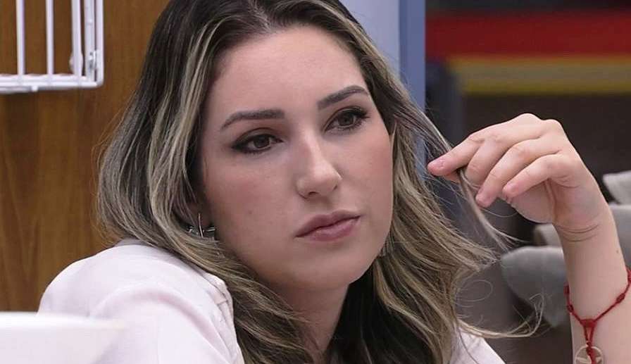 Amanda consegue 'Poder Curinga' no BBB Lorena Bueri