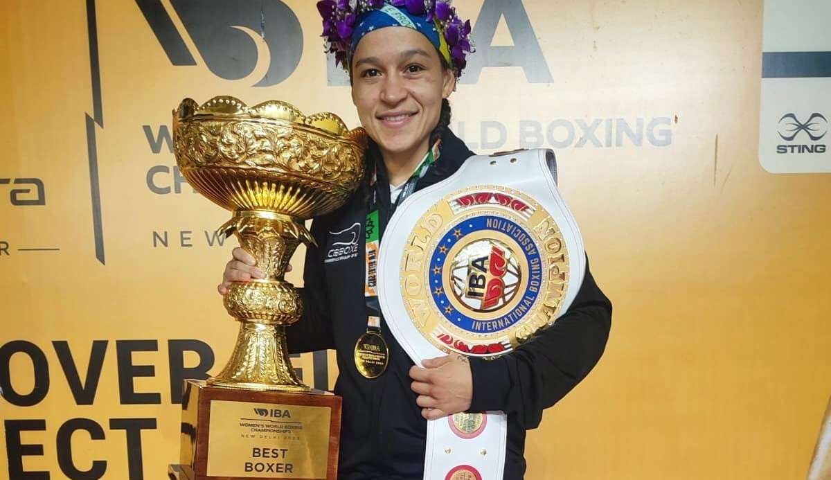 Bia Ferreira derrota colombiana e conquista bicampeonato mundial de boxe Lorena Bueri