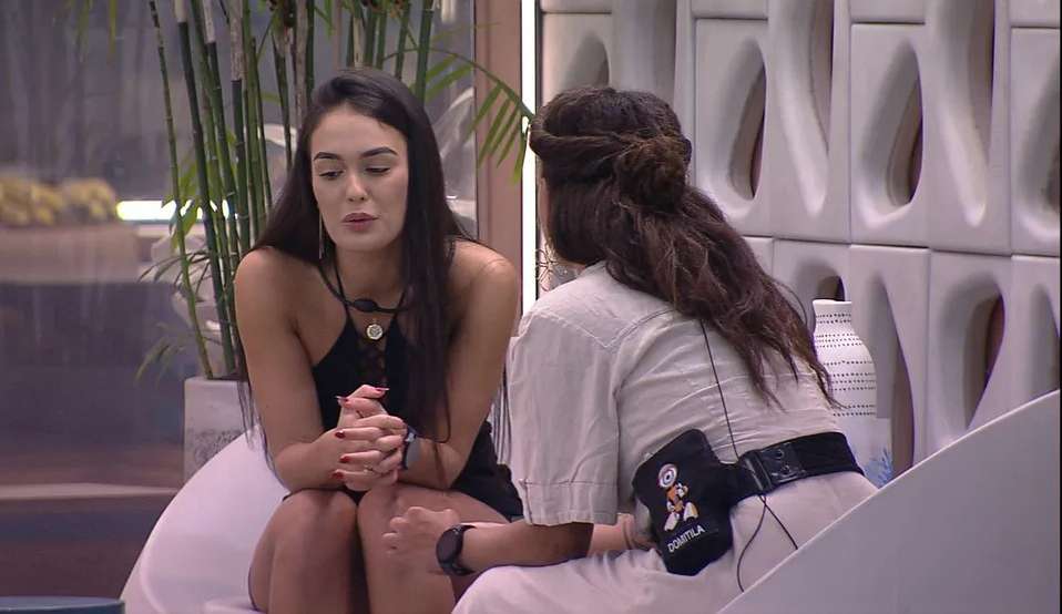 Após Jogo da Discórdia, Larissa e Domitila conversam sobre rivalidades Lorena Bueri