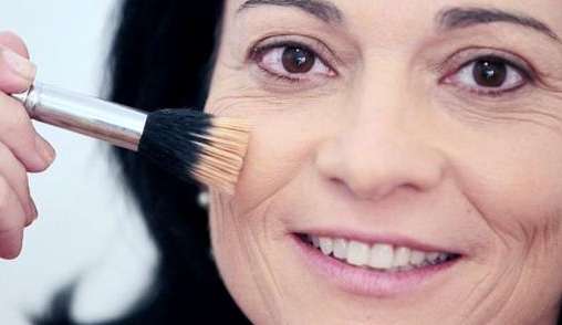Maquiagem após os 40 anos: Conheça os truques de beleza para sua pele