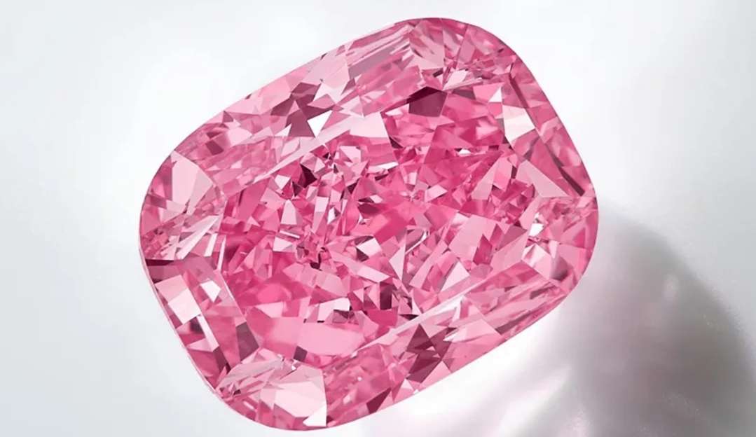 Diamante rosa deve ser vendido por mais de R$ 180 milhões em leilão