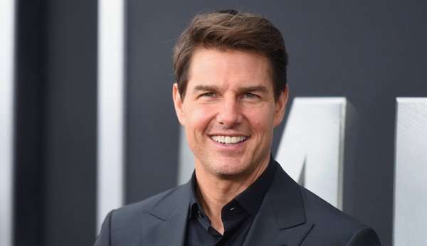 Com o sucesso do filme ‘Top Gun- Maverick’ o ator Tom Cruise fatura US$ 100 Mil por minuto. Lorena Bueri