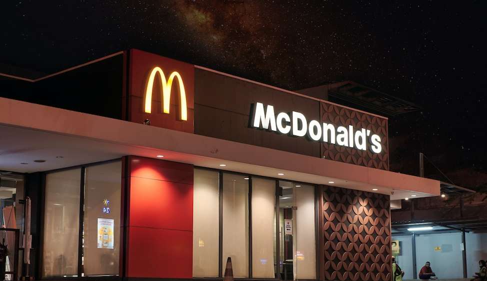 McDonalds anuncia fechamento temporário de escritórios e demissões nos EUA