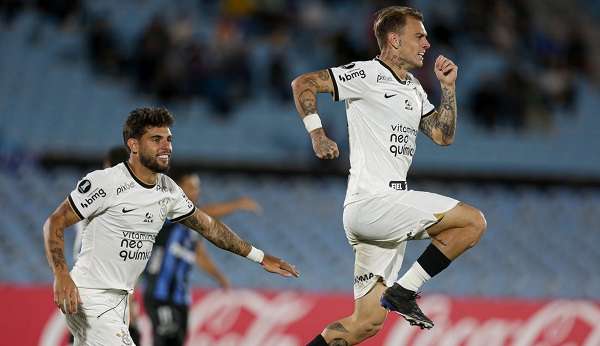 Corinthians estreia na Libertadores com vitória e nova lesão de Renato Augusto Lorena Bueri