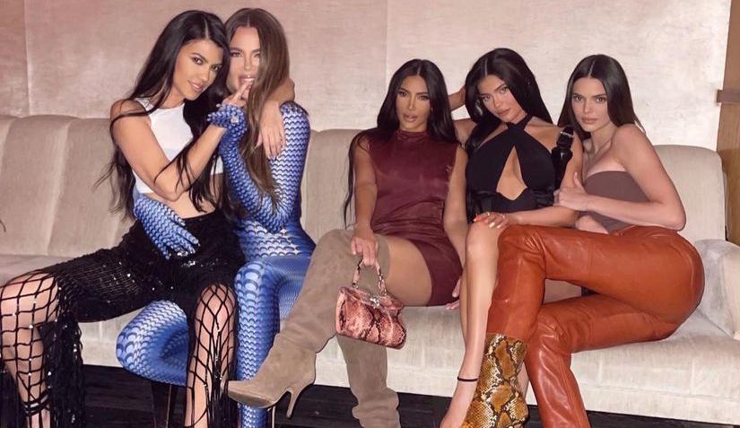 Kendall Jenner engana irmãs com notícia de noivado Lorena Bueri