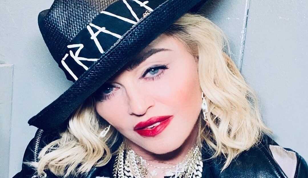 Madonna fala pela primeira vez sobre botox no rosto e quilos a mais durante o isolamento social Lorena Bueri