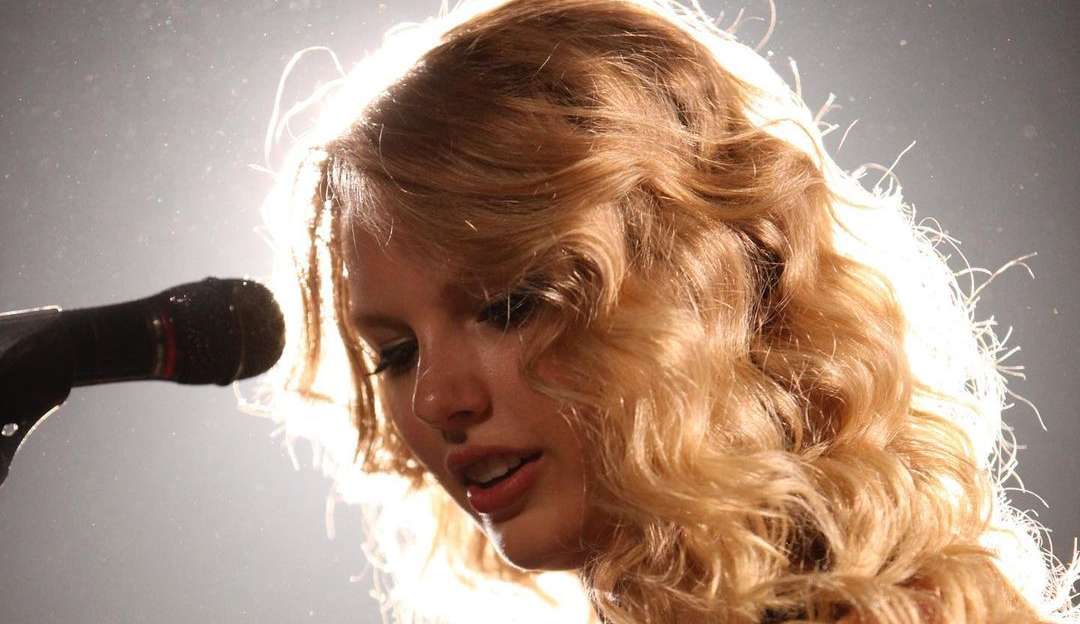 Taylor Swift bate recorde de número de ouvintes mensais no Spotify Lorena Bueri