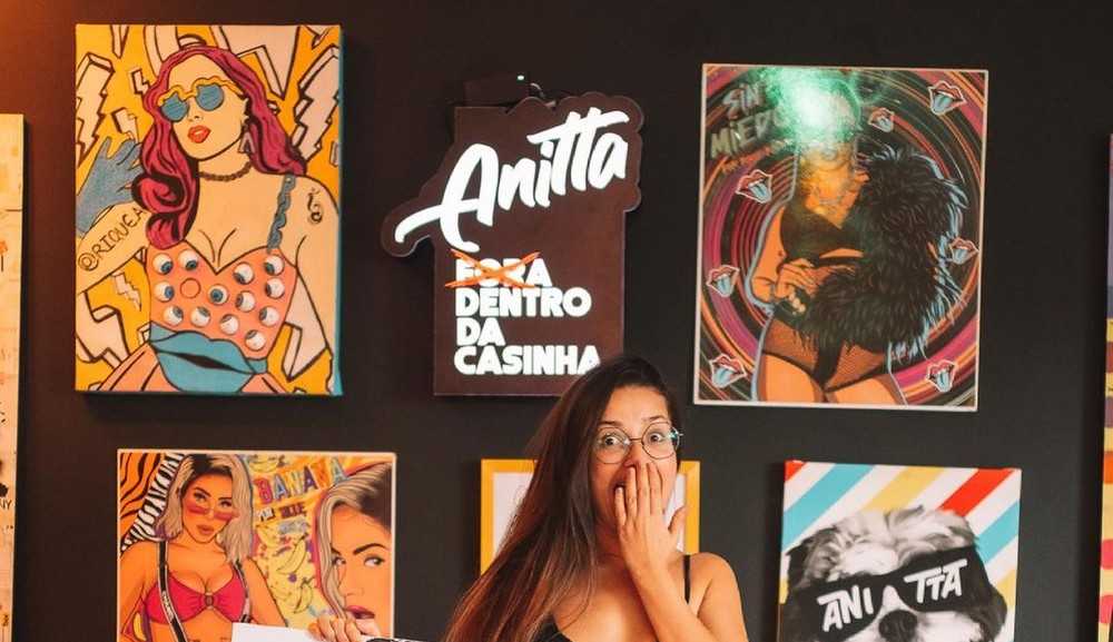 Campeã do BBB21 passa temporada na casa de Anitta no Rio: 'Tô empresária, poderosa e milionária'.