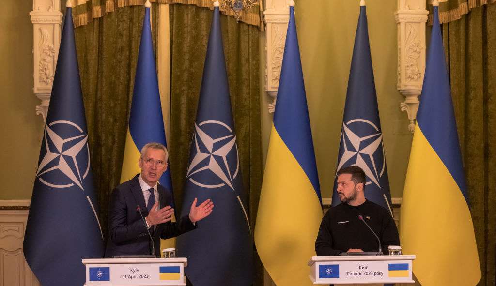 Presidente Ucraniano pressiona OTAN por convite para ingressar na organização