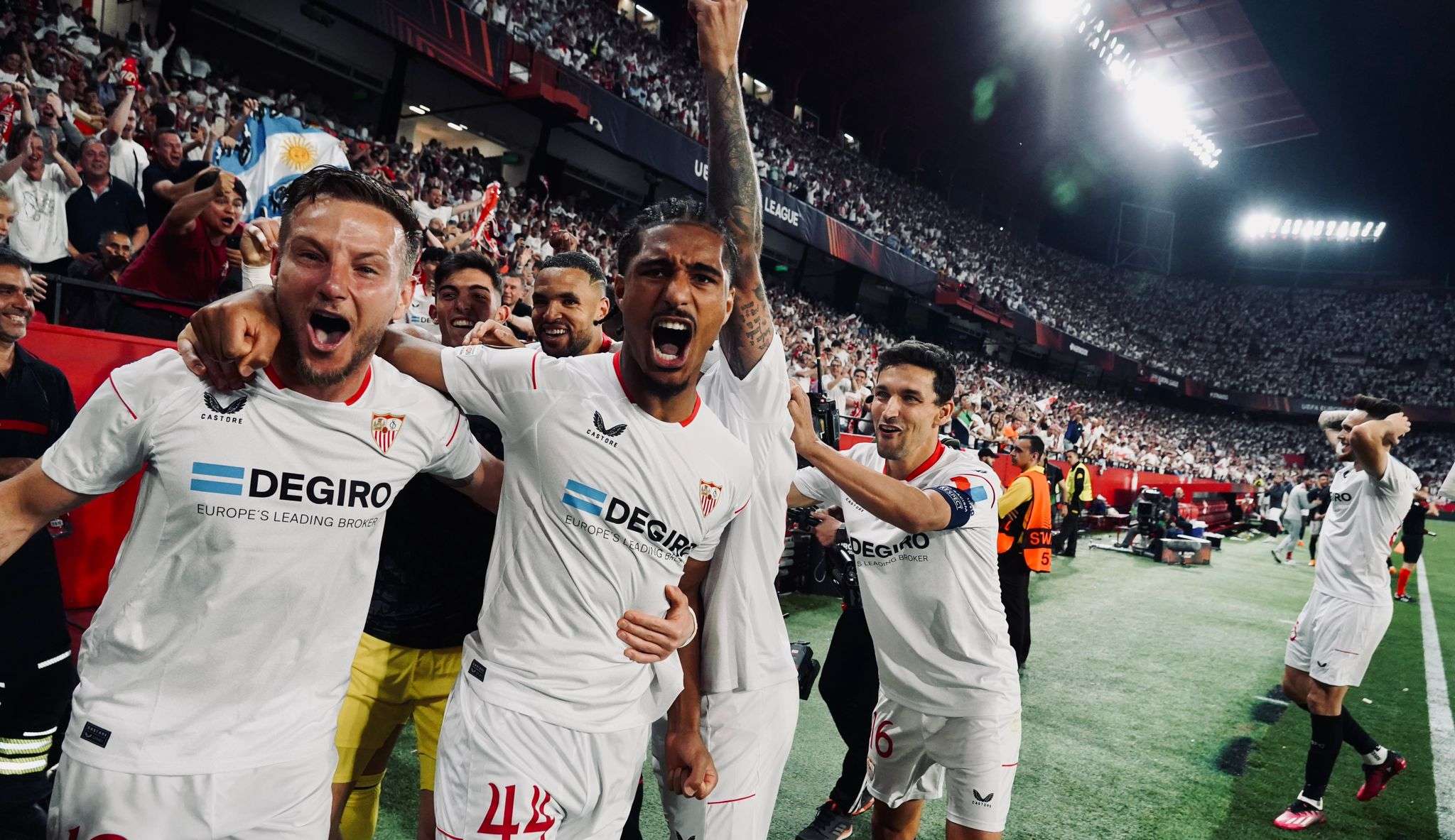 Manchester United falha feio e é eliminado pelo Sevilla na Europa League