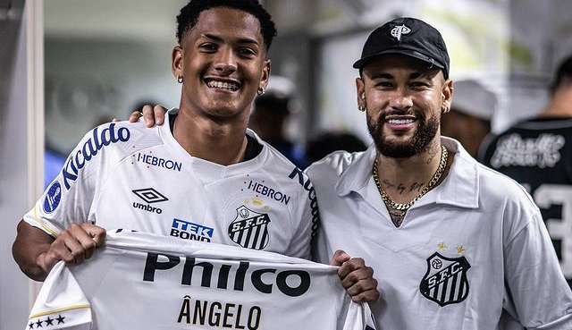 Atacante Ângelo Gabriel se emociona com visita de Neymar a Vila Belmiro Lorena Bueri
