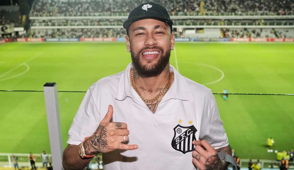 Neymar se declara ao Santos após assistir jogo na Vila Belmiro: 'Obrigado Santos, Eu te amo' 