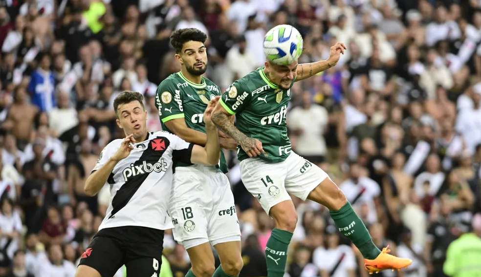 Vasco abre vantagem, mas cede empate ao Palmeiras no Maracanã Lorena Bueri
