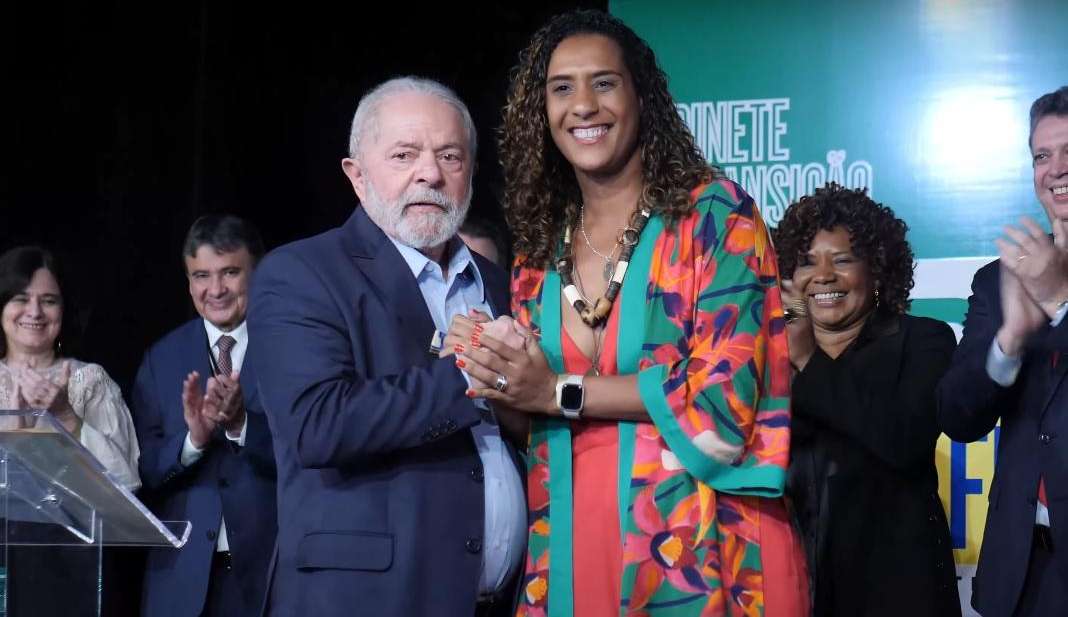 Casos de racismo sofridos por Vinícius Júnior podem gerar programa de combate ao racismo Lorena Bueri