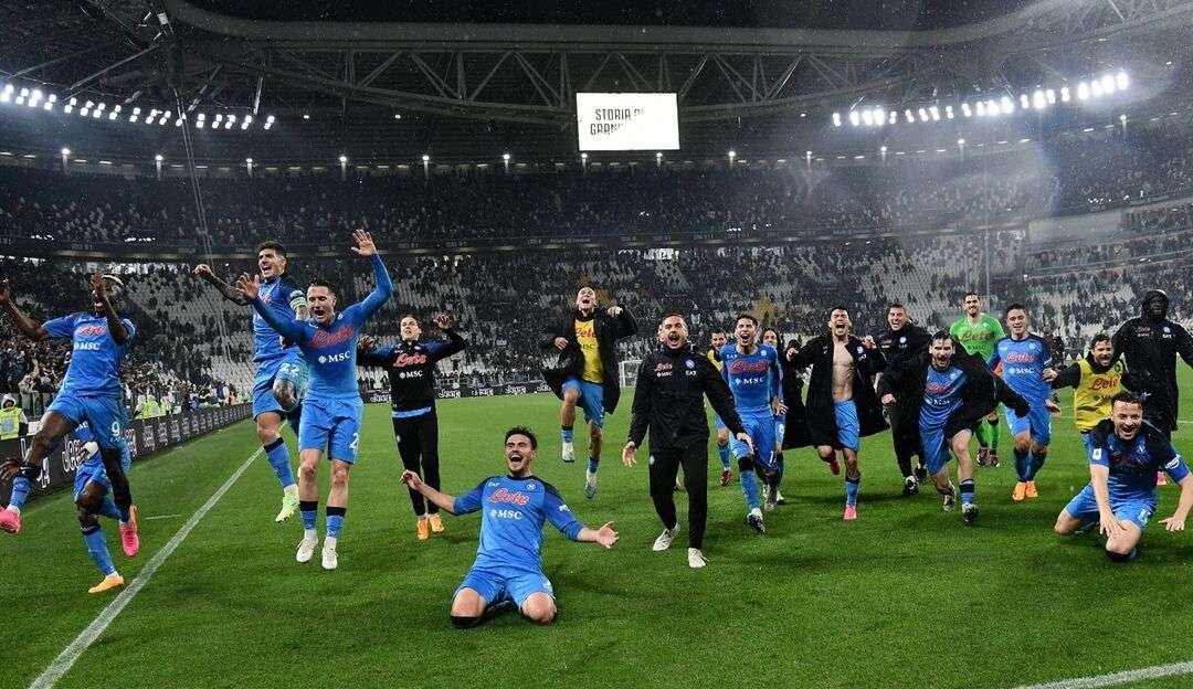 Napoli vence Juventus e fica mais perto de conquistar o Campeonato Italiano Lorena Bueri