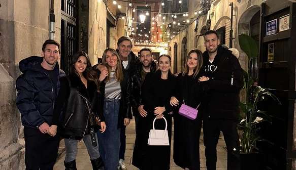 Messi reencontra e janta com ex companheiros do Barcelona na Espanha Lorena Bueri