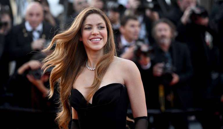 Com sucesso meteórico em 2023, Shakira é eleita mulher latina do ano pela Billboard Lorena Bueri