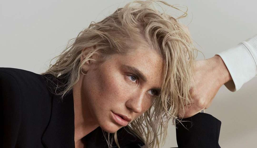 Kesha anuncia o lançamento de seu novo álbum Lorena Bueri