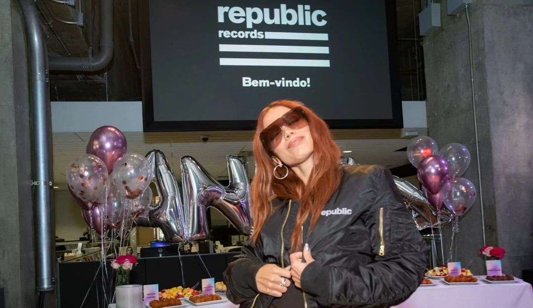 Anitta assina contrato com a gravadora Republic Records