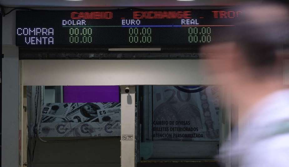 Bancos alertam falta de espaço em seus cofres diante da desvalorização do peso argentino