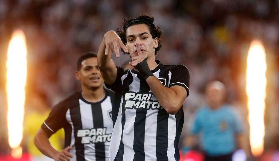 Botafogo vence com time reserva e mantém boa fase  Lorena Bueri