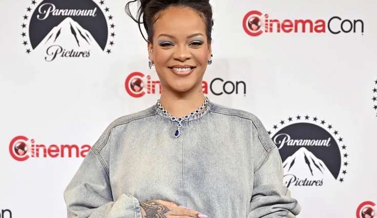 Rihanna aparece de surpresa em convenção com joias avaliadas em R$ 9,1 milhões Lorena Bueri