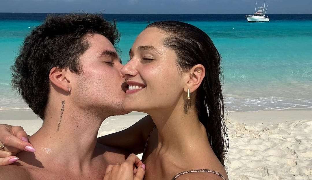 Sasha Meneghel e João Figueiredo curtem viagem em ilha paradisíaca Lorena Bueri