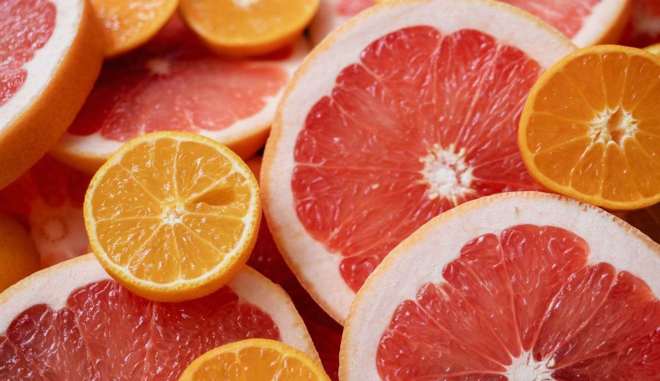 Substância presente em frutas cítricas ajuda a reduzir ganho de peso
