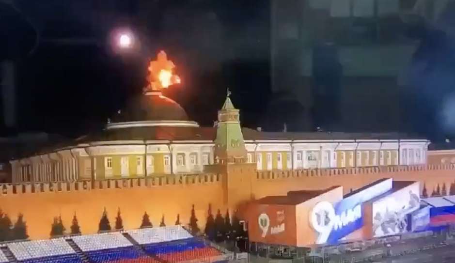 Imagens mostram momento exato em que Kremlin sofre ataque de drone 