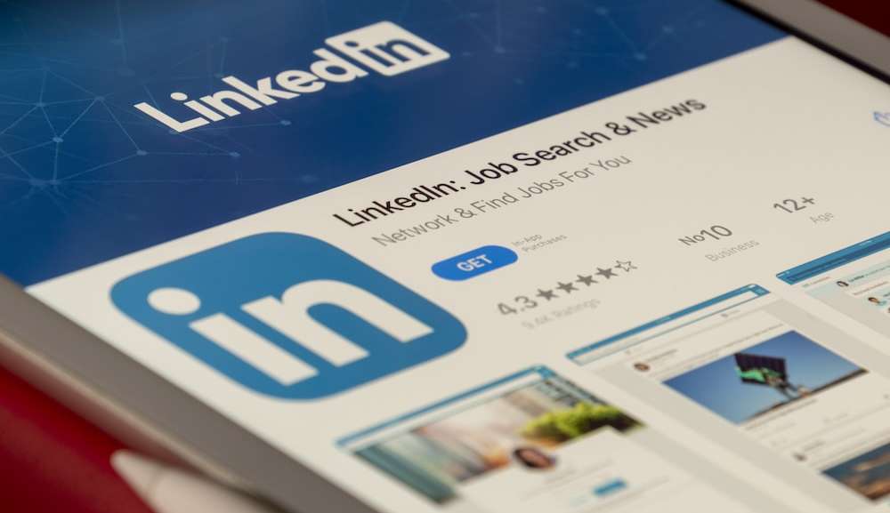 LinkedIn anuncia onda de demissões e encerramento de aplicativo na China Lorena Bueri