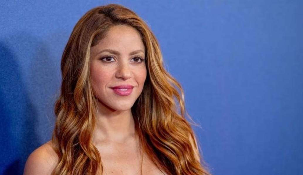 Após encontro em restaurante, Shakira é vista novamente na companhia de Lewis Hamilton Lorena Bueri