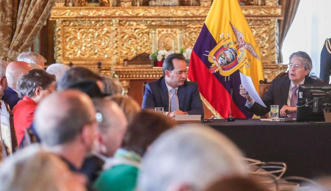 Presidente do Equador decreta artigo da 'morte cruzada' Lorena Bueri