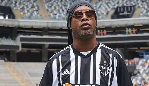 Devendo Ronaldinho Gaúcho, Atlético-MG tem contas bloqueadas