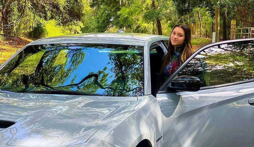 Filha de Gugu, Sofia Liberato, compra carro de luxo que pode custar mais de R$ 400 mil