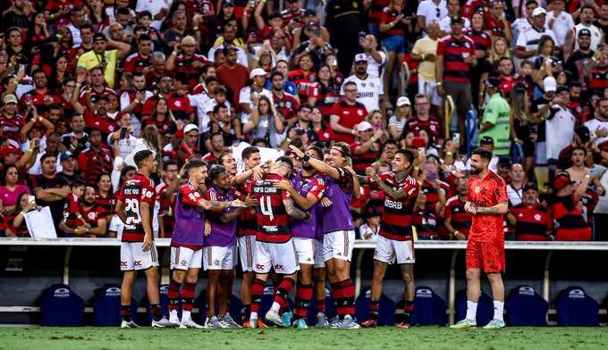 Partida entre Flamengo e Corinthians quebra recorde de público no Brasileirão Lorena Bueri