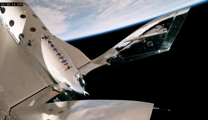 Virgin Galactic faz voo espacial ainda em fase de teste Lorena Bueri
