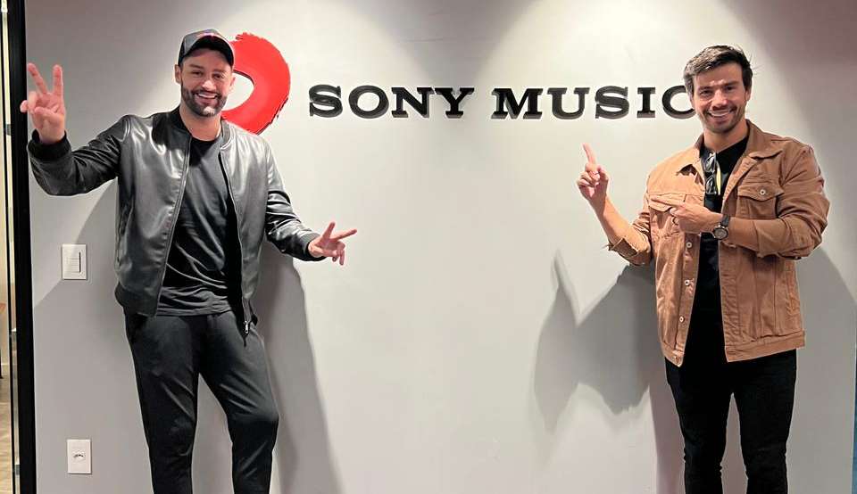 Munhoz & Mariano assinam contrato com a Sony Music e se preparam para os próximos lançamentos Lorena Bueri