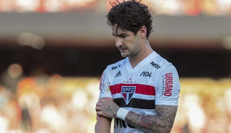 São Paulo: Atacante Pato faz primeiro treino com a equipe após se recuperar de cirurgia Lorena Bueri