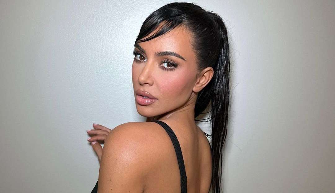 Kim Kardashian aparece com suposto relacionamento em reality Lorena Bueri