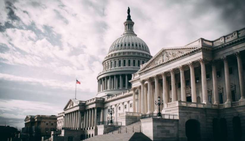 Senado dos EUA retira limitação de dívidas do país até 2025 Lorena Bueri