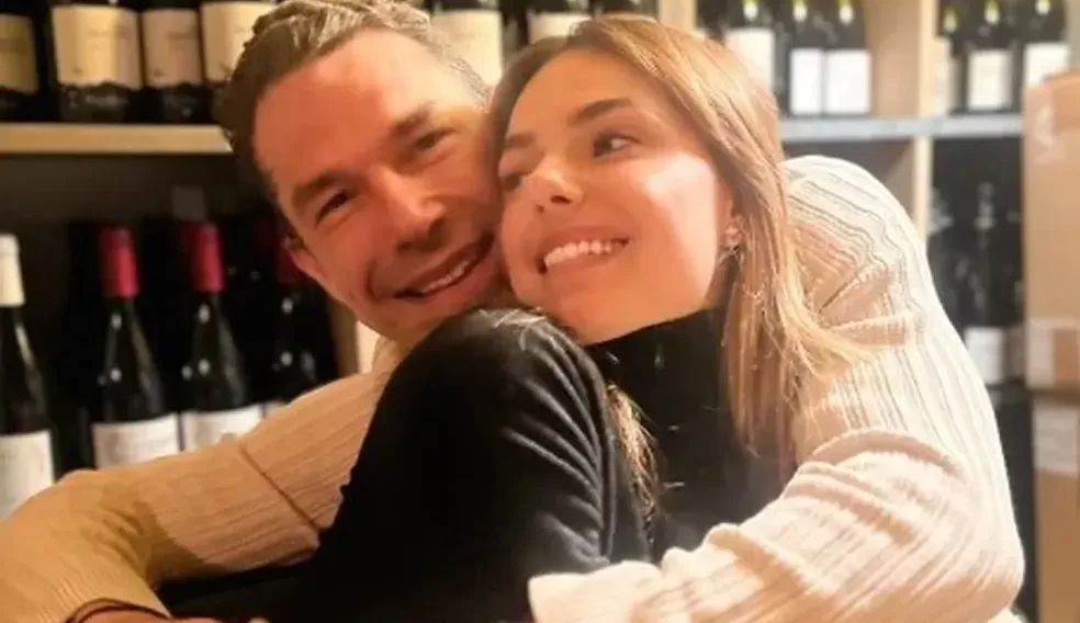 O amor está no ar: Isis Valverde e Marcus Buaiz trocam declarações de amor no Instagram Lorena Bueri