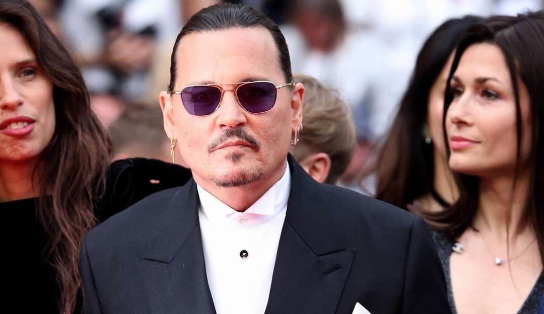 Johnny Depp está magoado com a Disney, diz amigo do ator Lorena Bueri