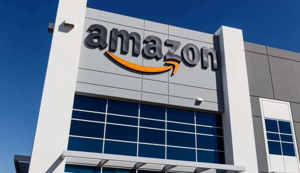 Amazon enfrenta interrupção de serviços em nuvem, afetando usuários Lorena Bueri