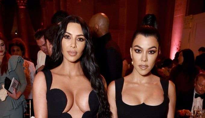 Kourtney chama Kim de 'louca' e fala sobre afastamento da irmã em novo teaser da série The Kardashians Lorena Bueri