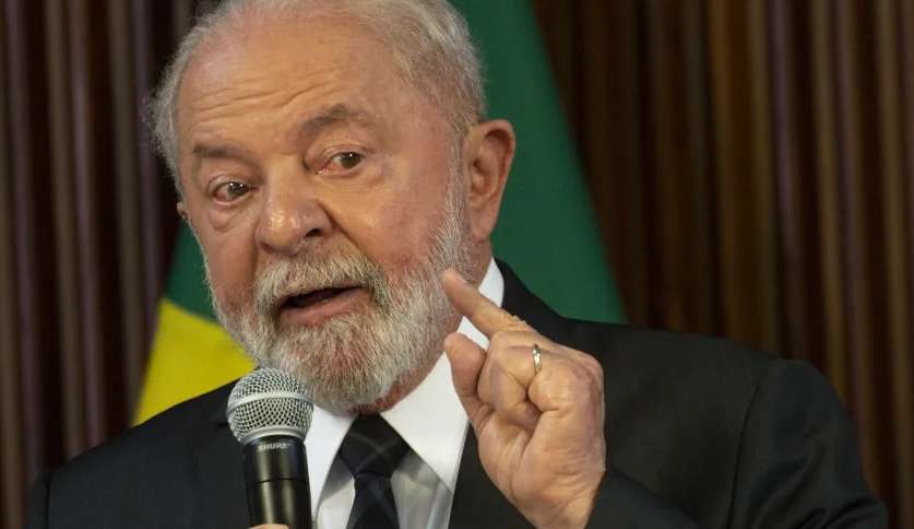 Lula informa aos ministros que falará em show do Coldplay em Paris Lorena Bueri