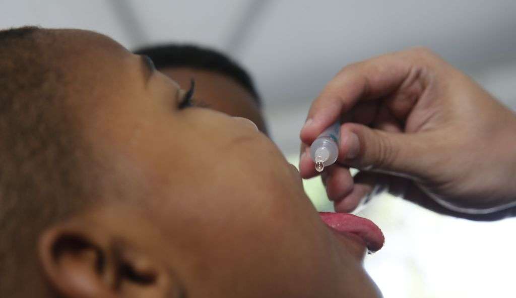 Ministério da saúde pretende trocar vacina oral contra a poliomielite por injetável Lorena Bueri