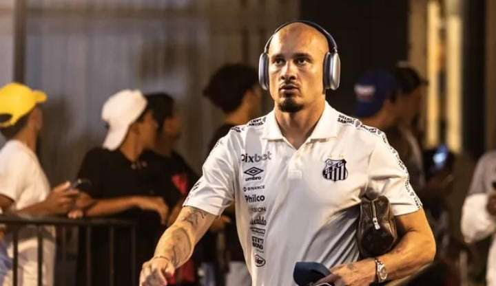 Vasco negocia com o jogador Maicon, zagueiro do Santos Lorena Bueri