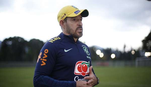 Ramon Menezes promete transição tranquila para o futuro técnico da Seleção Brasileira Lorena Bueri