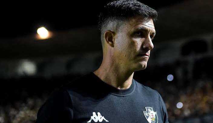 Barbieri é demitido do Vasco após derrota contra o Goiás  Lorena Bueri